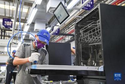 新華全媒+丨重慶 洗碗機智慧互聯工廠正式投產 互聯網賦能智能制造